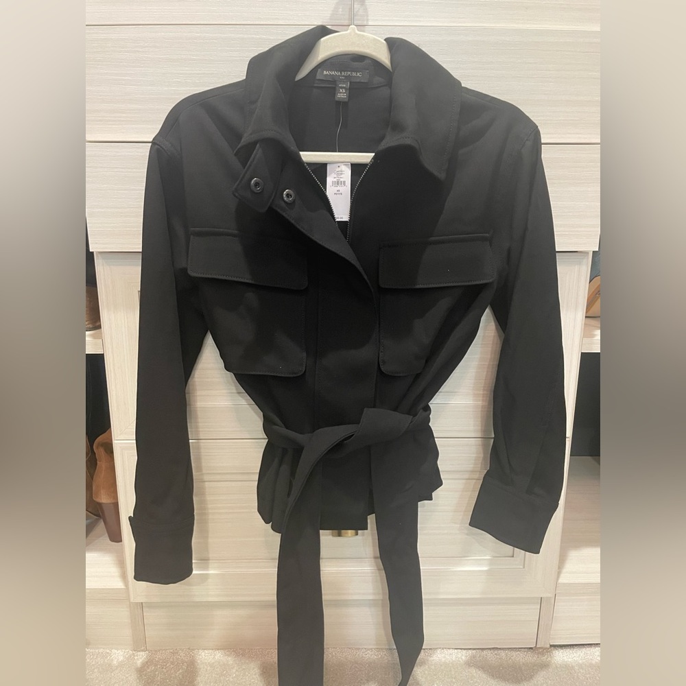 Banana Republic women’s petite XS black lightweight jacket with tie NWT